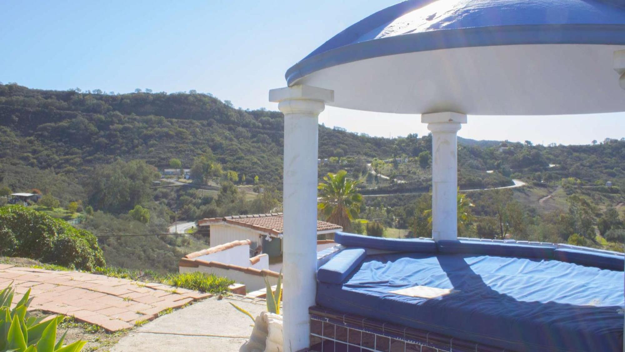 Private Home On 10 Acres - Heated Salt Pool & Jacuzzi, Mountain & City Views, Horseshoes, Basketball, Bbq, Golf Putting, Foosball, Croquet, Bose Stereo, White Cotton Bedding - Hilltop Hacienda, Pool Heat Optional Jamul Εξωτερικό φωτογραφία