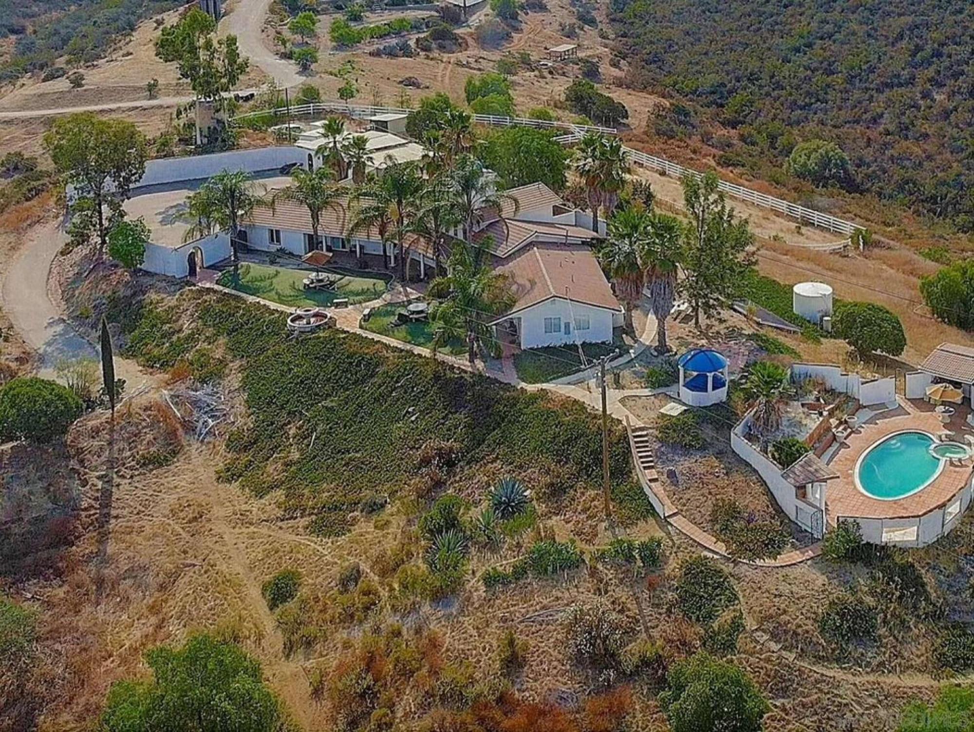 Private Home On 10 Acres - Heated Salt Pool & Jacuzzi, Mountain & City Views, Horseshoes, Basketball, Bbq, Golf Putting, Foosball, Croquet, Bose Stereo, White Cotton Bedding - Hilltop Hacienda, Pool Heat Optional Jamul Εξωτερικό φωτογραφία