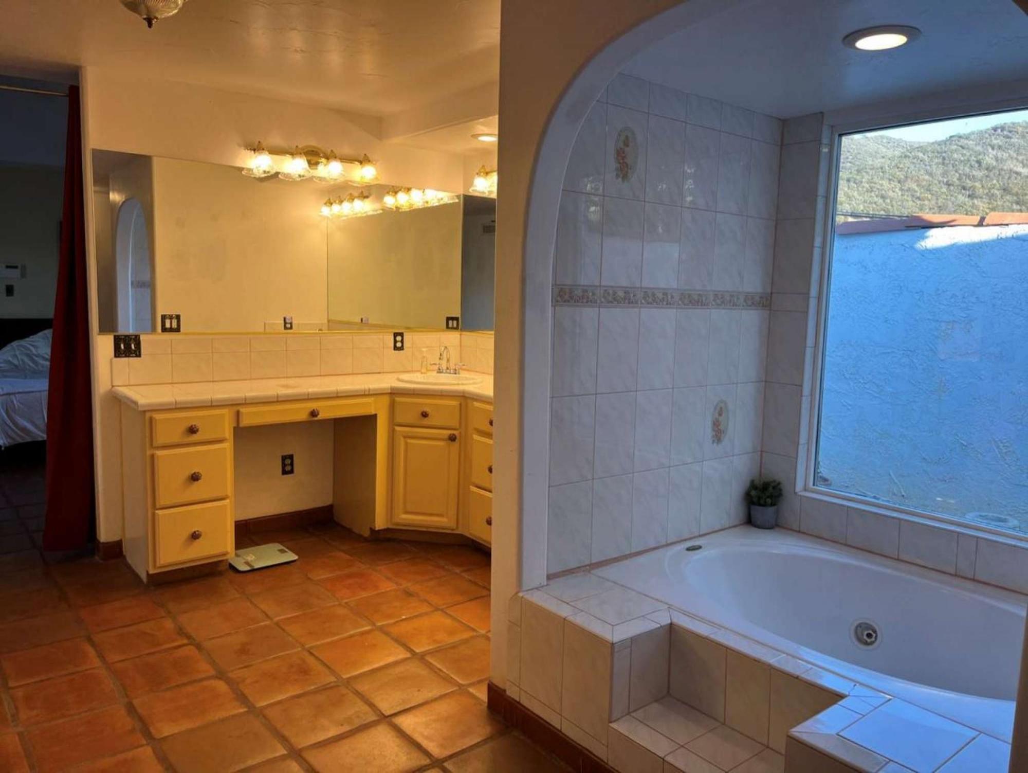 Private Home On 10 Acres - Heated Salt Pool & Jacuzzi, Mountain & City Views, Horseshoes, Basketball, Bbq, Golf Putting, Foosball, Croquet, Bose Stereo, White Cotton Bedding - Hilltop Hacienda, Pool Heat Optional Jamul Εξωτερικό φωτογραφία