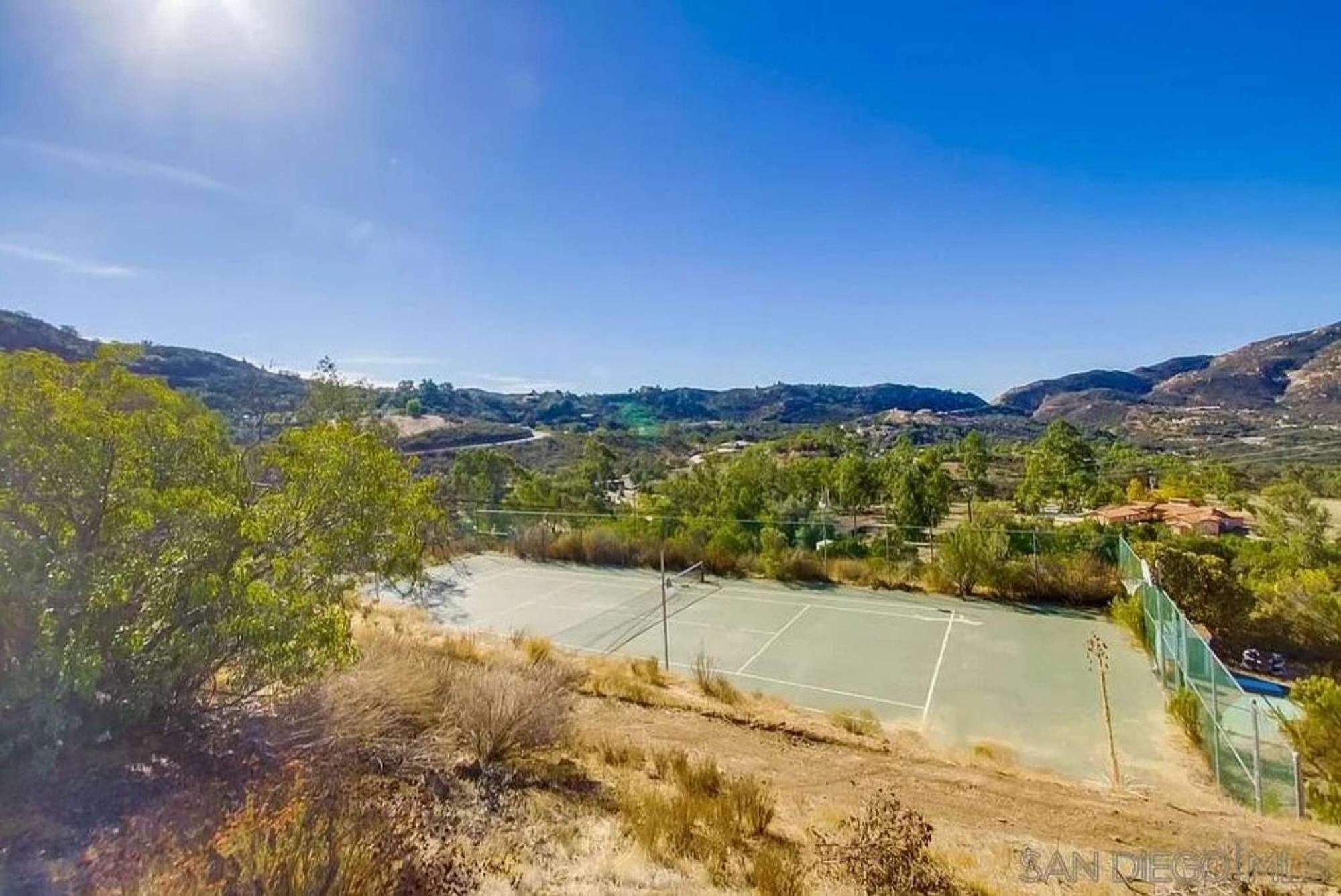 Private Home On 10 Acres - Heated Salt Pool & Jacuzzi, Mountain & City Views, Horseshoes, Basketball, Bbq, Golf Putting, Foosball, Croquet, Bose Stereo, White Cotton Bedding - Hilltop Hacienda, Pool Heat Optional Jamul Εξωτερικό φωτογραφία