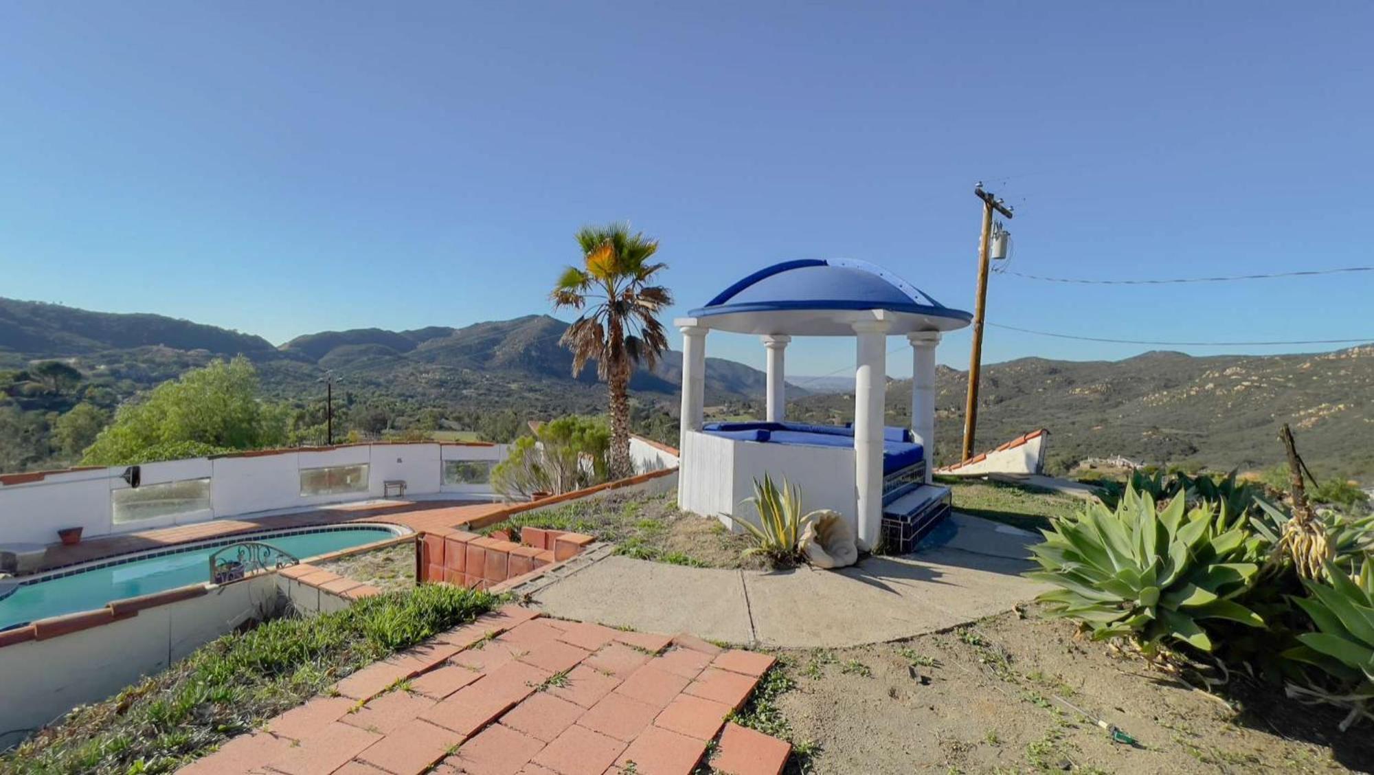 Private Home On 10 Acres - Heated Salt Pool & Jacuzzi, Mountain & City Views, Horseshoes, Basketball, Bbq, Golf Putting, Foosball, Croquet, Bose Stereo, White Cotton Bedding - Hilltop Hacienda, Pool Heat Optional Jamul Εξωτερικό φωτογραφία